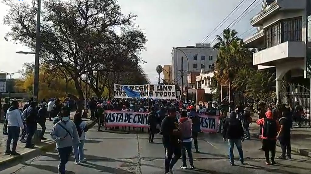 La movilización de este martes en Jujuy llegó hasta el centro cívico de la ciudad, para culminar con un acto frente a la Casa de Gobierno.