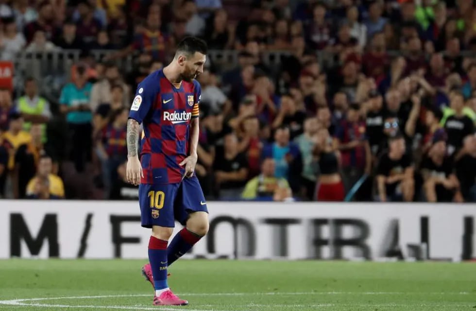 Barcelona confirmó la lesión de Lionel Messi. (AP)