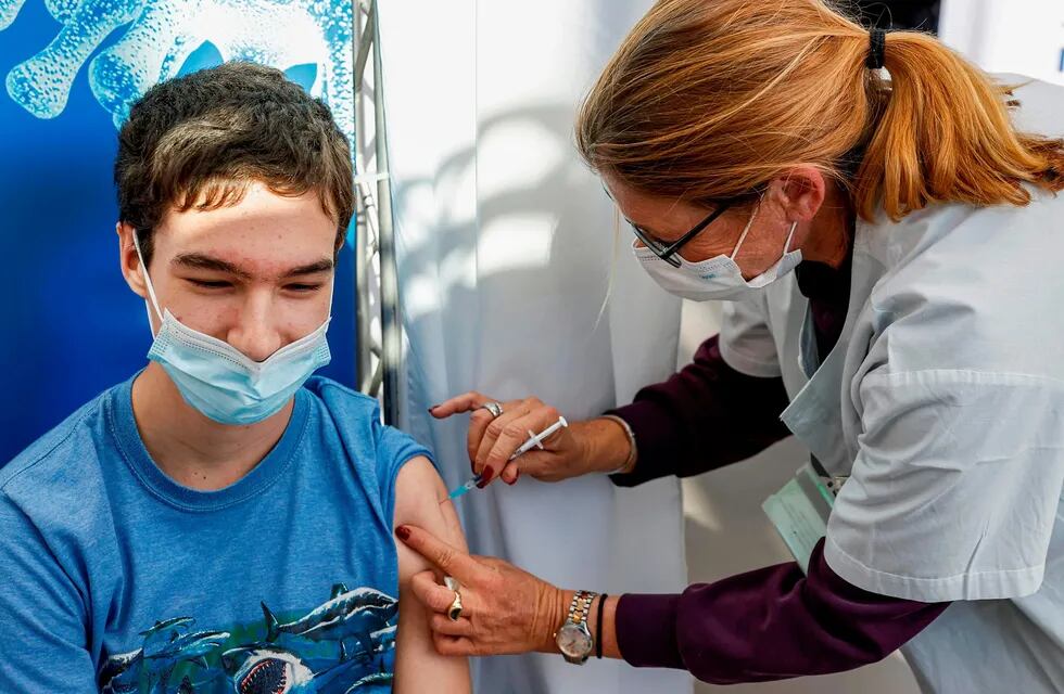 El Gobierno de Israel informó que más de 70% de los ciudadanos mayores de 16 años recibieron ya al menos la primera parte de una vacuna contra el coronavirus