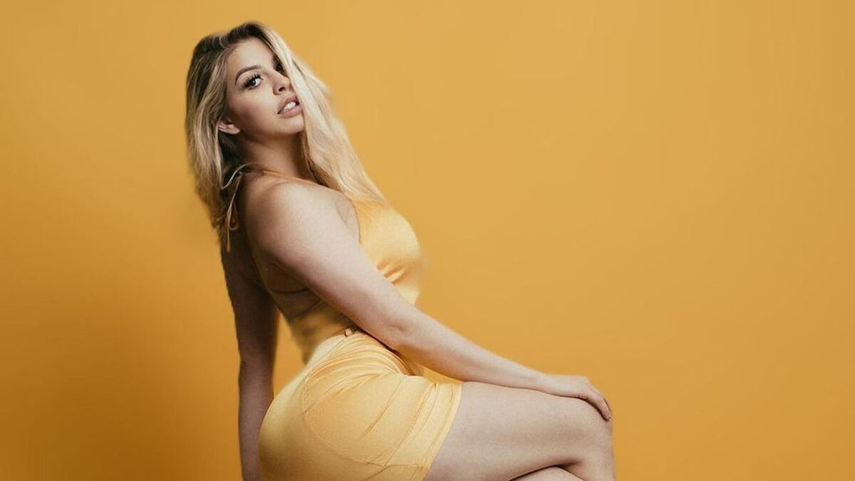 Quién es Jenna Madison, la “novia profesional” de OnlyFans que gana 100