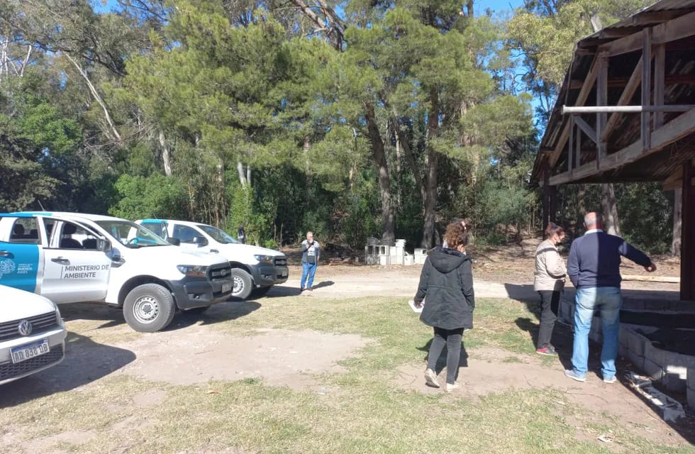 Personal del Ministerio de Medio Ambiente provincial visitaron el Vivero de Claromecó