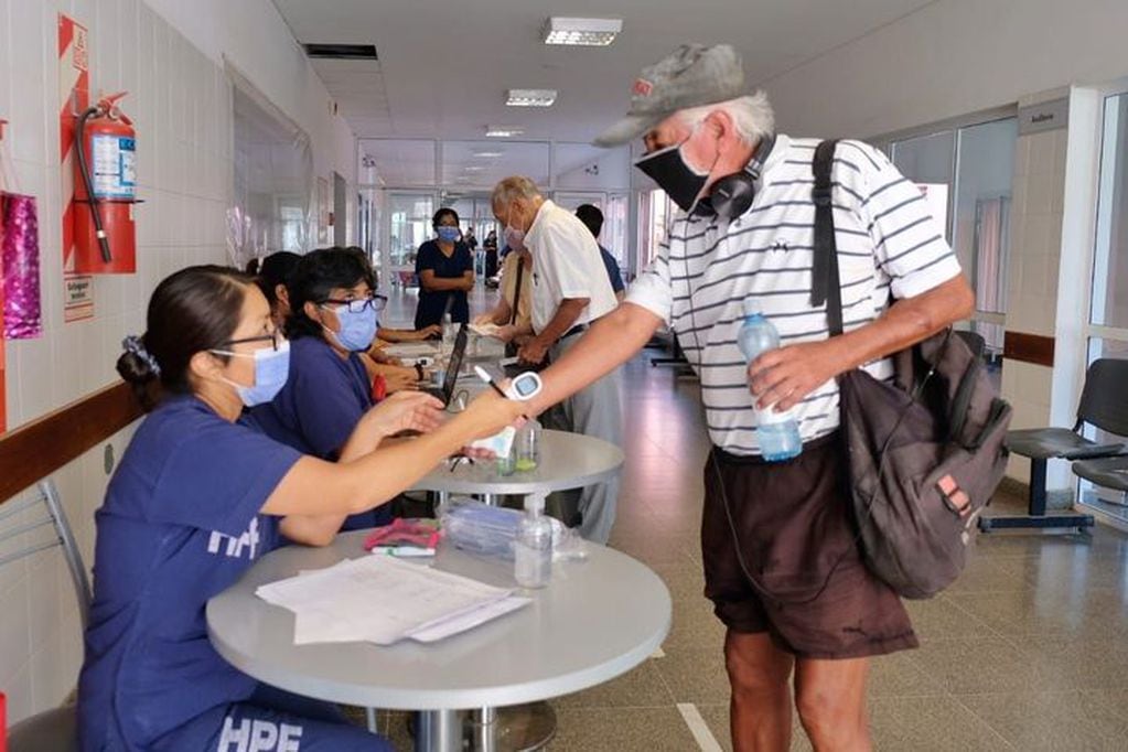 Campaña de vacunación a adultos mayores de 70 años en Salta