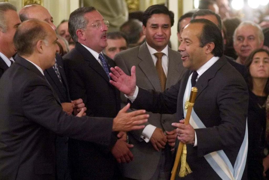 Asunción de Adolfo Rodriguez Saa como presidente interino de Argentina. Año 2001.