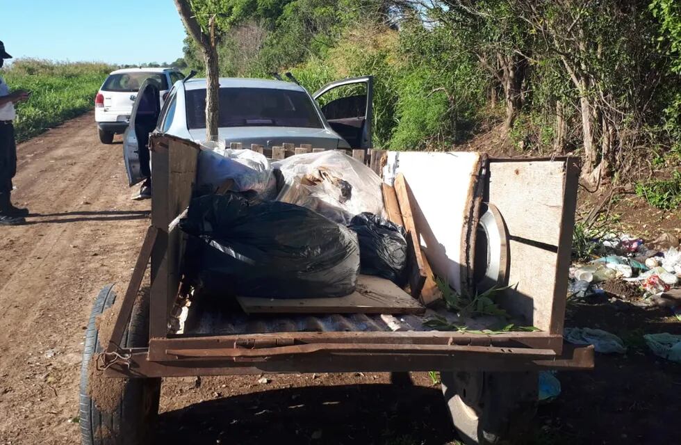 Lo encontraron "in fragantti" tirando basura en la periferia de la ciudad