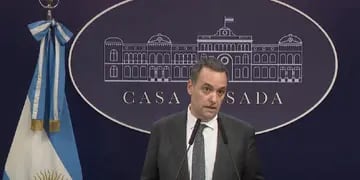 El vocero presidencial Manuel Adorni en conferencia de prensa