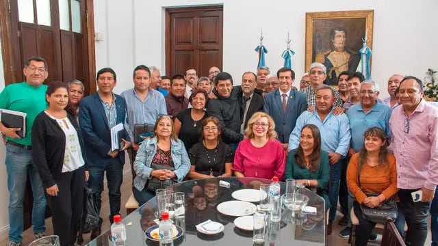 Sindicatos con el gobernador Carlos Sadir (Jujuy)