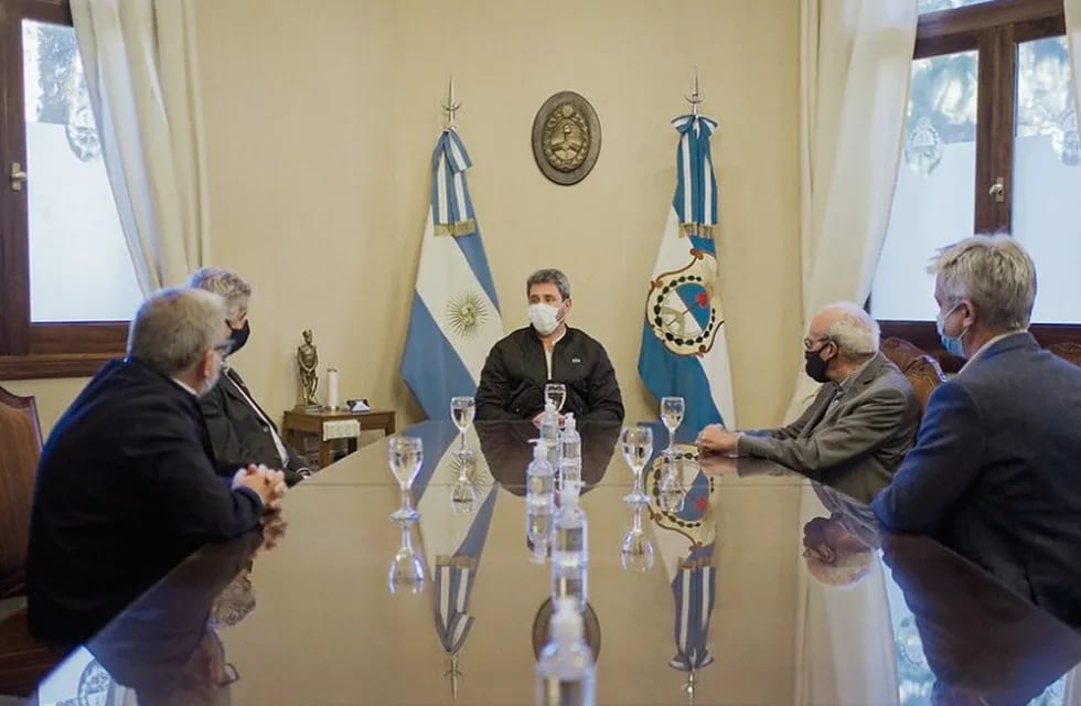 El gobernador Sergio Uñac recibió a funcionarios de Raffo Monte Verde en Casa de Gobierno.