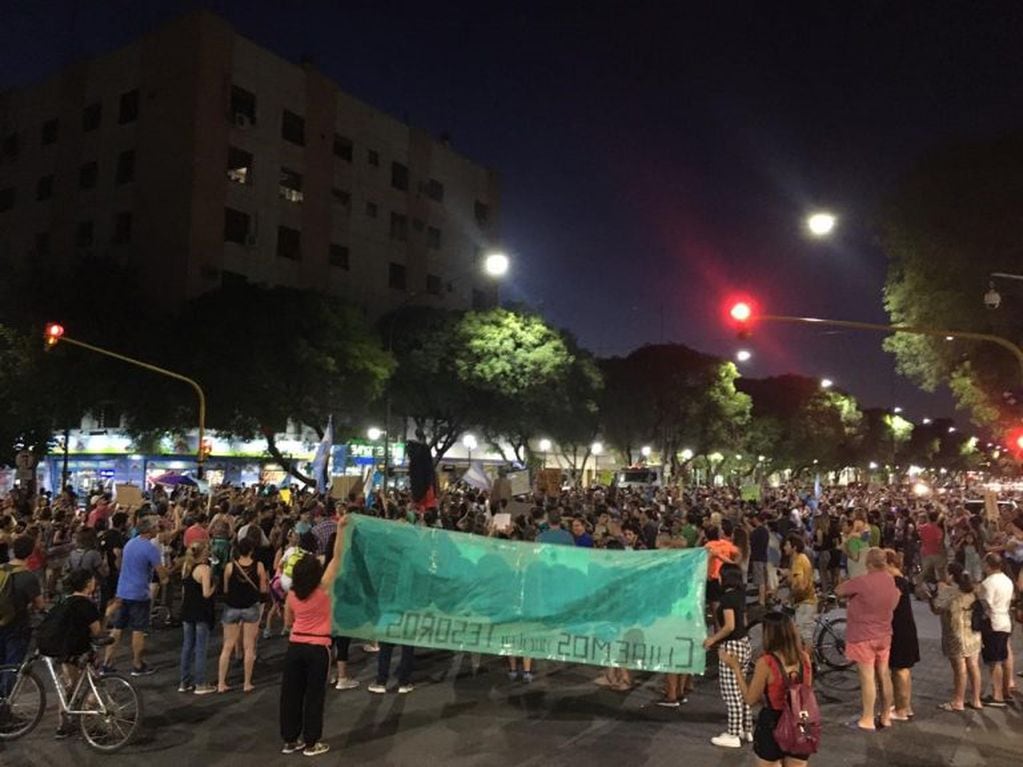 Manifestación en San Rafael por el no a la reforma de la 7722 el domingo por la noche. (Foto: ladatamza.com)