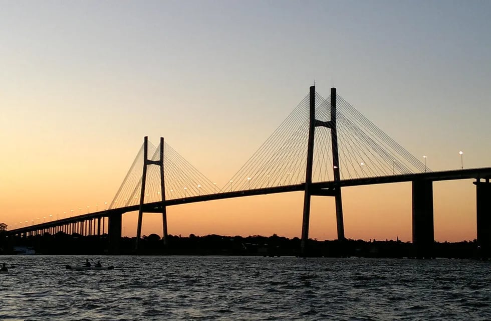 Puente Rosario - Victoria completamente a oscuras por el robo de los cables eléctricos (Landscape)