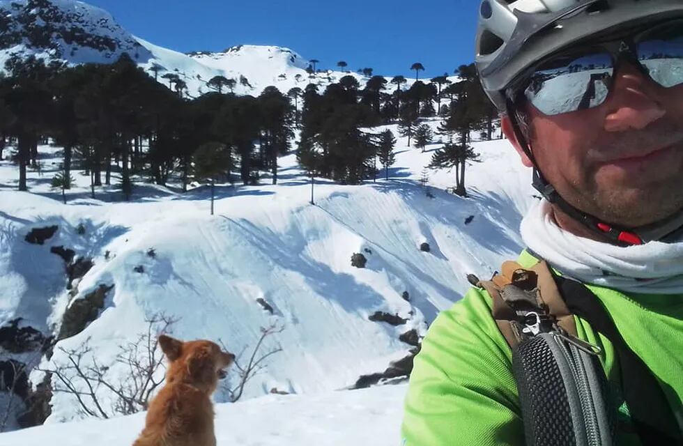 Un hombre de Neuquén inventó una bicicleta de nieve para transitar por Caviahue