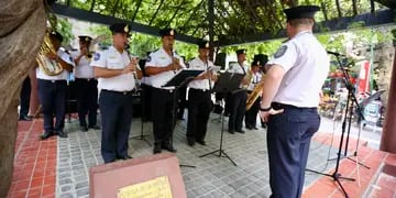 Ciclo de Conciertos de Fin de Año, la Banda de Música “Cabo 1° Gustavo Ramet” de la Policía de Mendoza se presentó con gran éxito en la Pérgola de la Peatonal Sarmiento de la Ciudad de Mendoza.