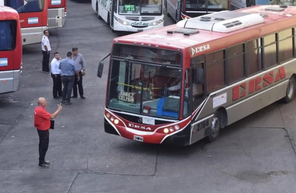 Los colectivos vuelven a funcionar con normalidad este jueves, en sus frecuencias nocturnas.