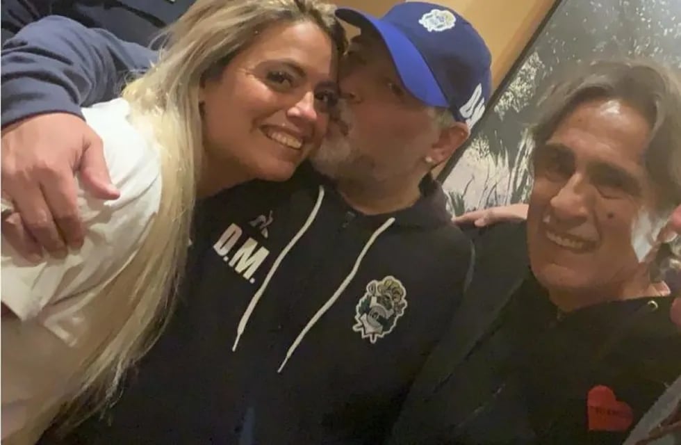 A un año del emotivo reencuentro, María Inés, hija de Daniel Valencia y ahijada de Diego Maradona, feliz por los 60 años del astro.