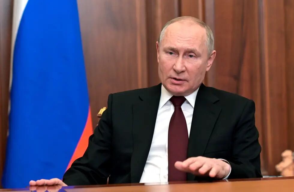 Vladimir Putin pidió que el ejército ucraniano tome el poder, mientras calificó de "drogadictos" y "neonazis" al gobierno de Zelensky.