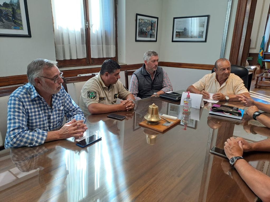 El intendente de Tres Arroyos recibió al Director Operativo Zona Sur de la Superintendencia de Seguridad Rural