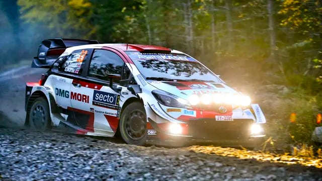 Evans y el Toyota Yaris WRC, vencedores en Finlandia.