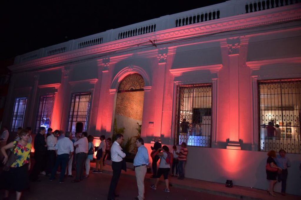 El centro se encuentra ubicado en el edificio del Automóvil Club, Juana Manso de Norona.
