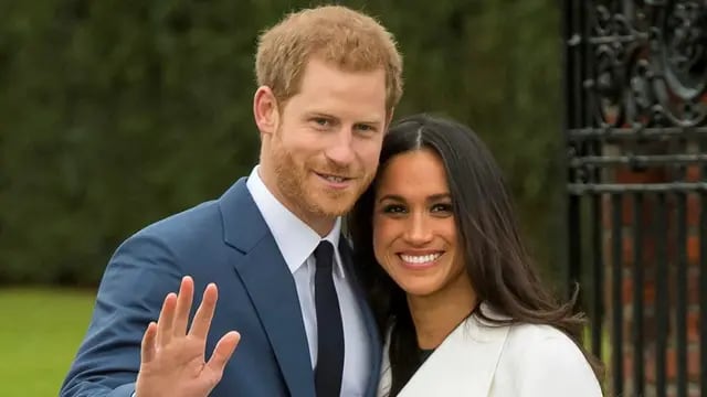 Meghan Markle y el príncipe Harry anuncian su compromiso a la presa