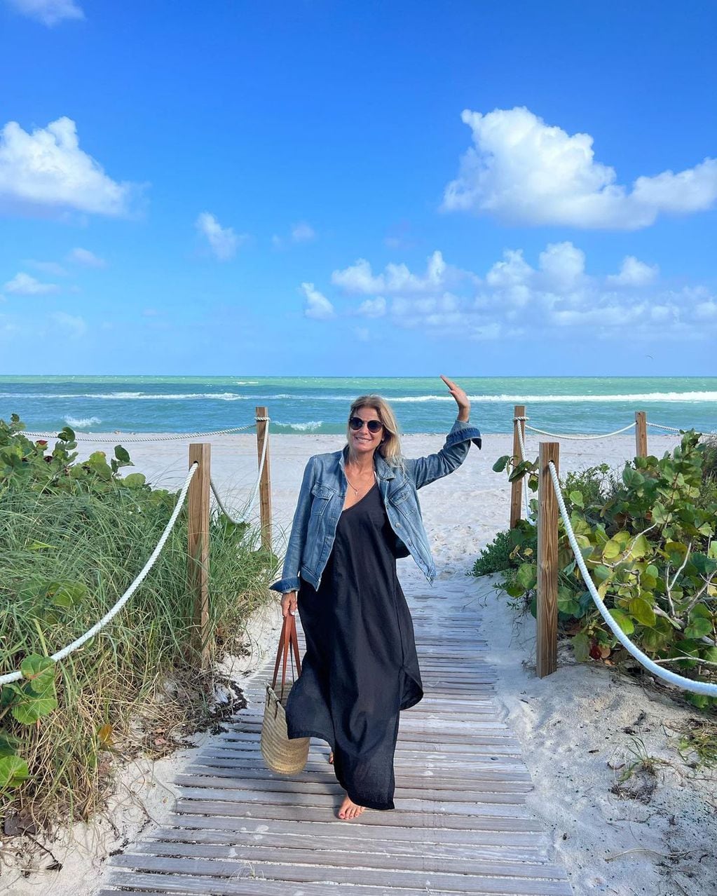 Flavia Palmiero cautivó desde la playa de Miami. Foto: Instagram.
