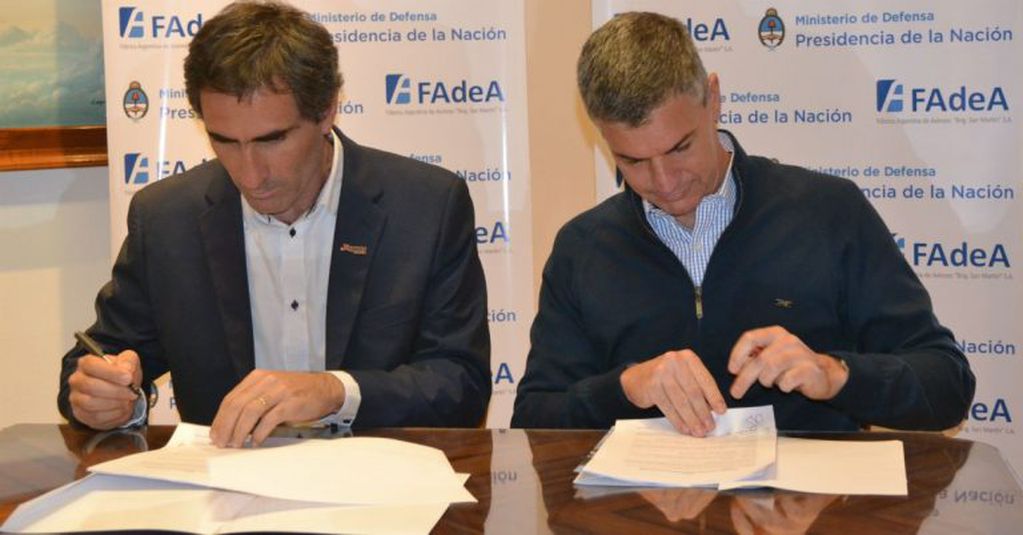 Firma del acuerdo entre Fadea y JetSmart.