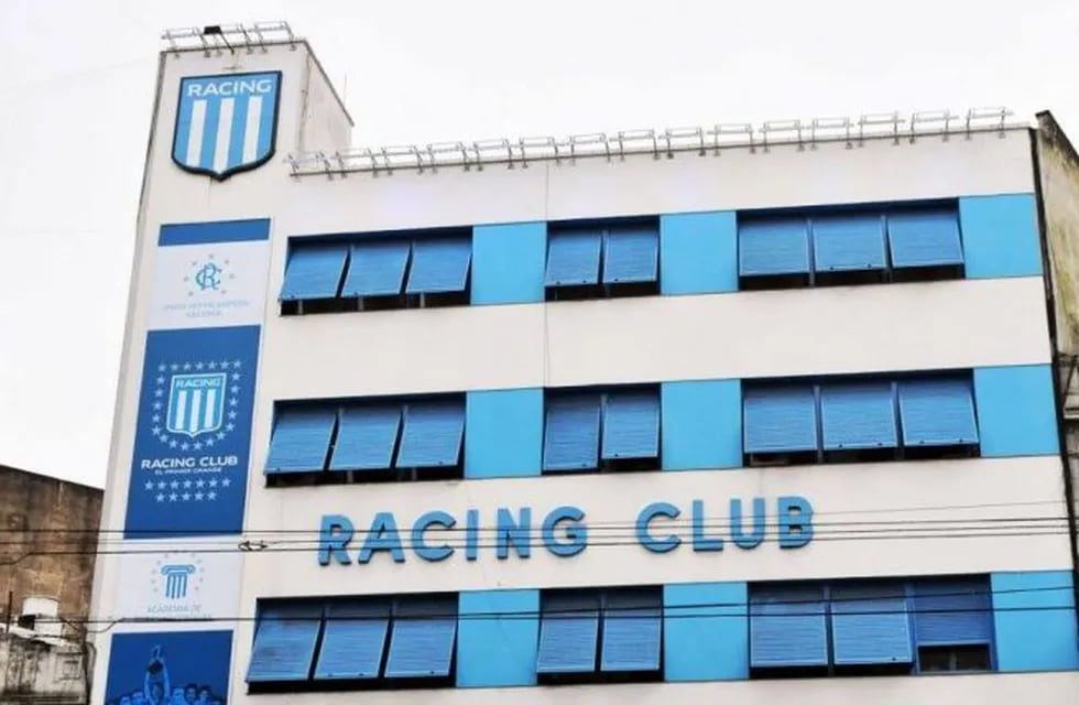Allanaron la sede de Racing por presunta administración fraudulenta.