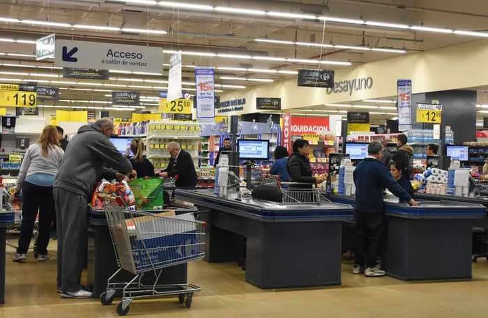 Cierre dominical: habru00e1 mu00e1s controles a supermercados el próximo domingo