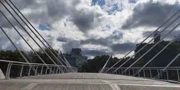 Puente peatonal "Centenario" de Villa Carlos Paz. Marzo 2021.