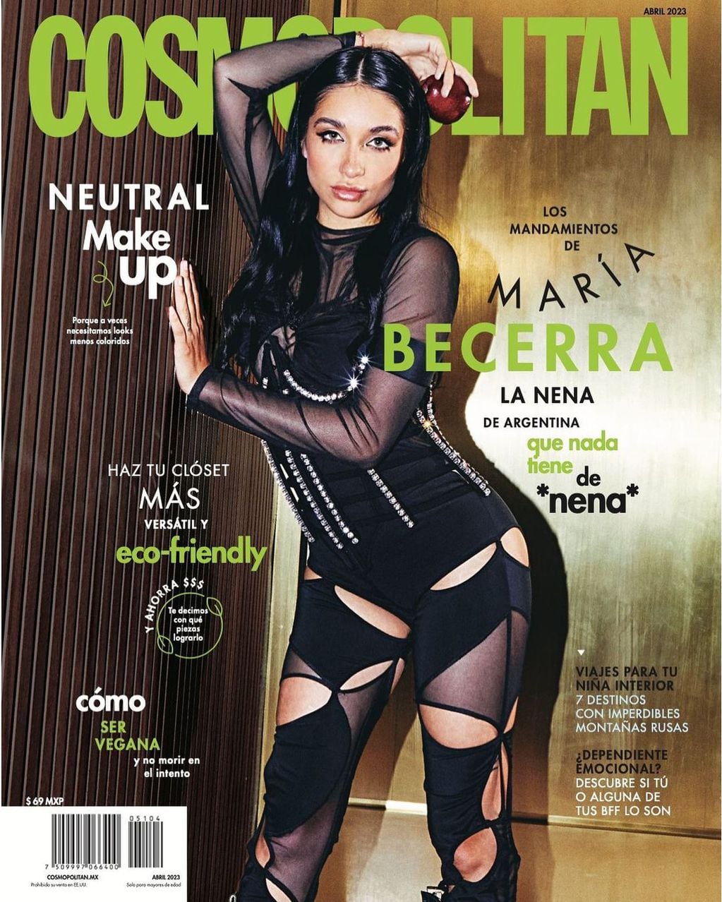 María Becerra llegó a la portada de Cosmopolitan y eligió un estilismo con recortes y transparencias