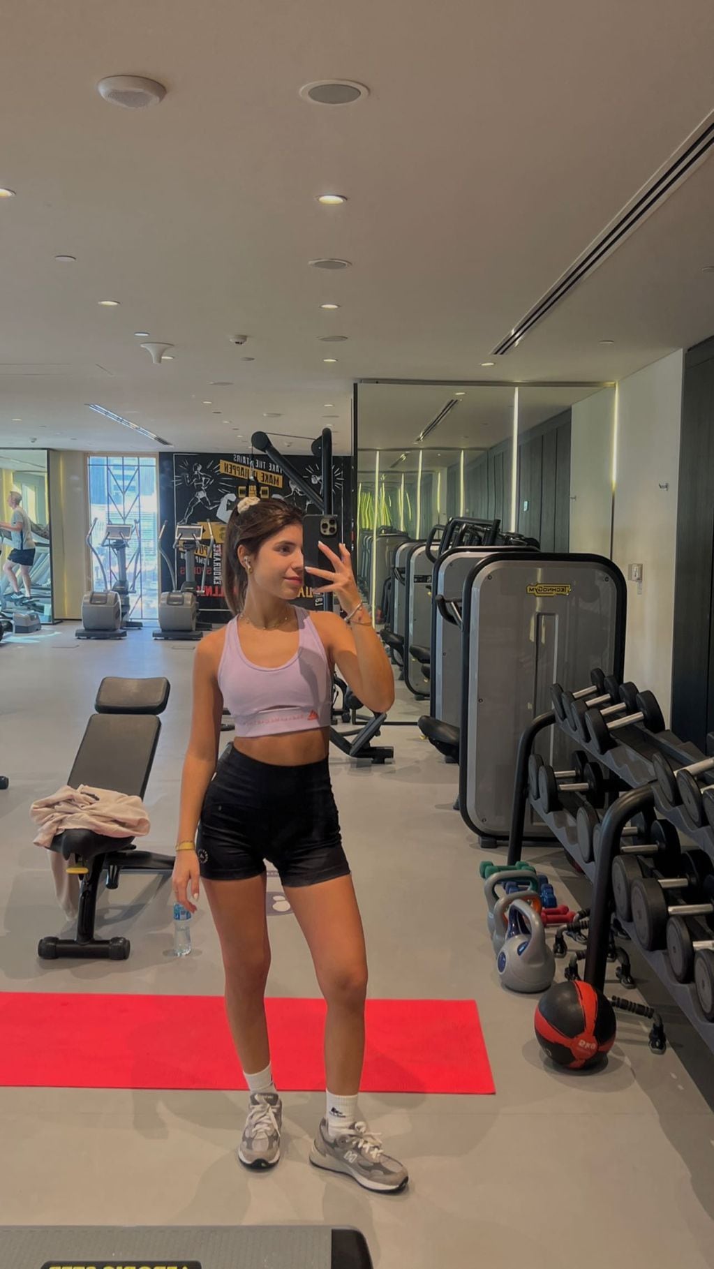 Camila Mayan fue al gimnasio en Qatar e hizo su rutina diaria.