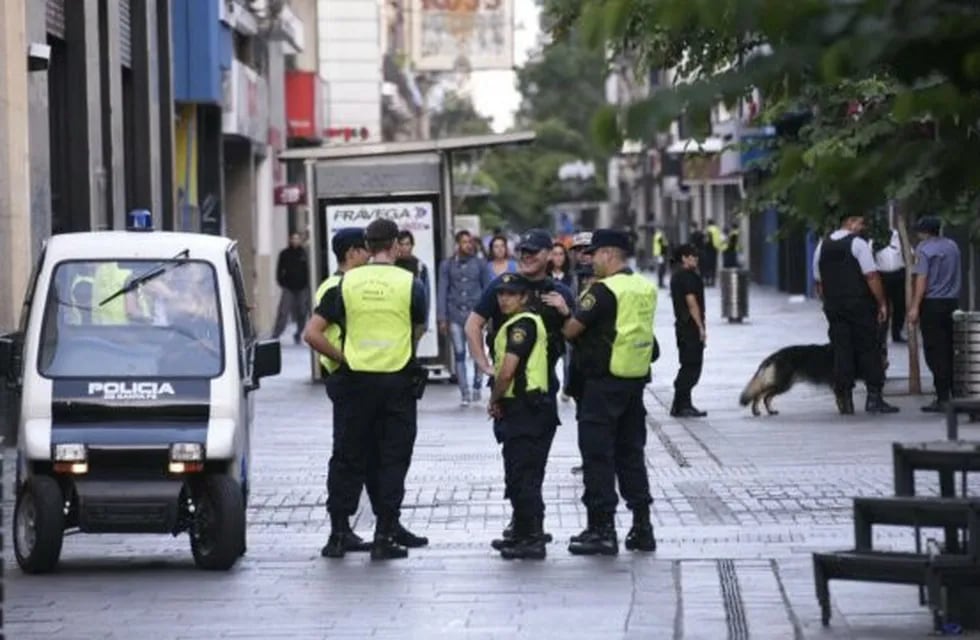 La policía custodiará el centro de Rosario (Senastián Meccia)