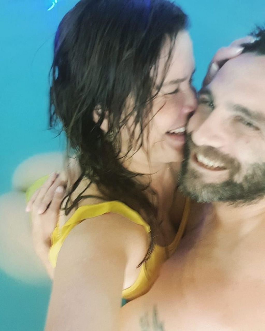 Nazarena Velez "chapó" con su novio en la pileta pero su cola se llevó todas las miradas (Foto: Instagram/ @nazarenavelez)