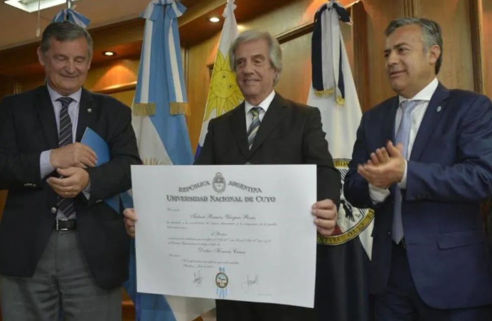 Tabaré Vázquez, Doctor honoris causa de la UNCuyo Mendoza
