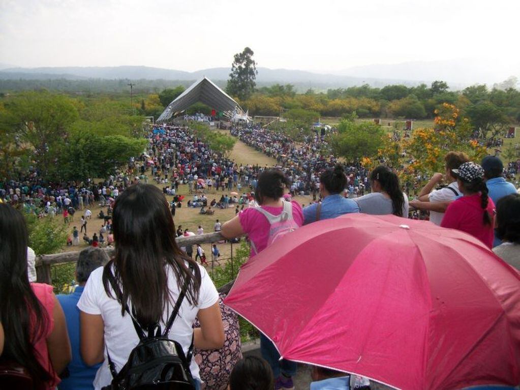 Una multitud se congregó desde temprana hora en el santuario de Río Blanco para honrar a la Santa Patrona de Jujuy.