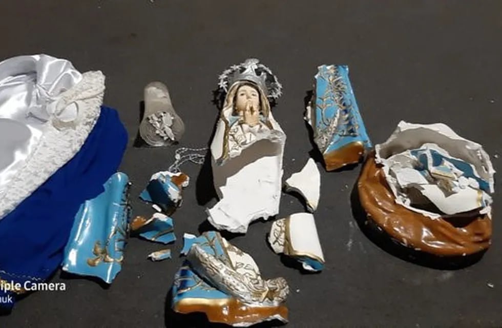 Imagen de la Virgen de Itatí rota por vándalos en Posadas.