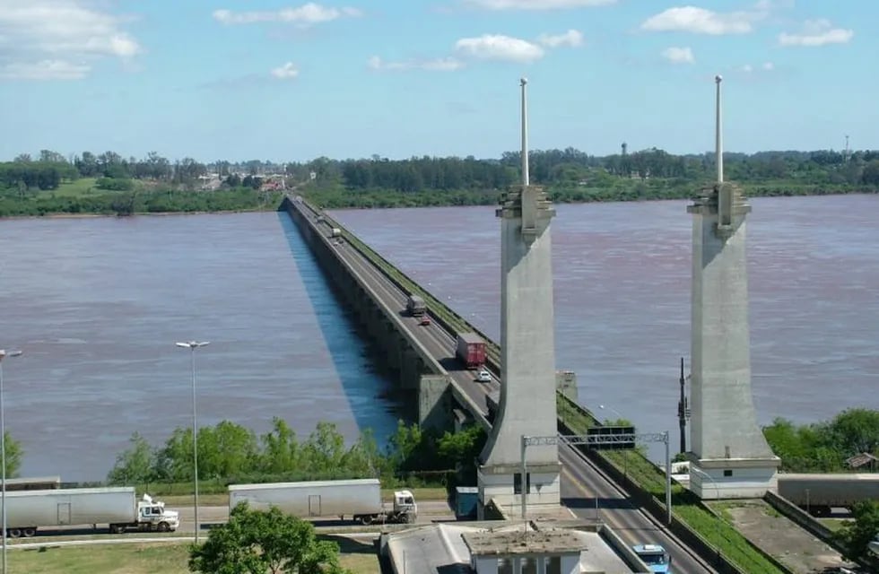 Puente Paso de los Libres-Uruguayana, uno de los pasos bloqueados. (Foto: Web)