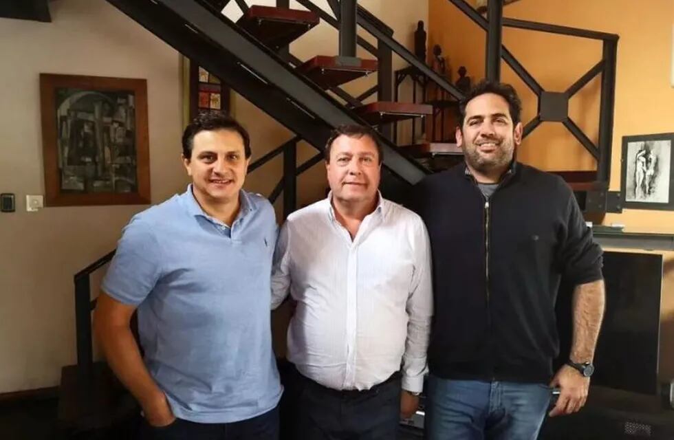 Weretilneck junto al candidato a intendente, Andrés Barresi y el presidente del Concejo Gustavo Maida.