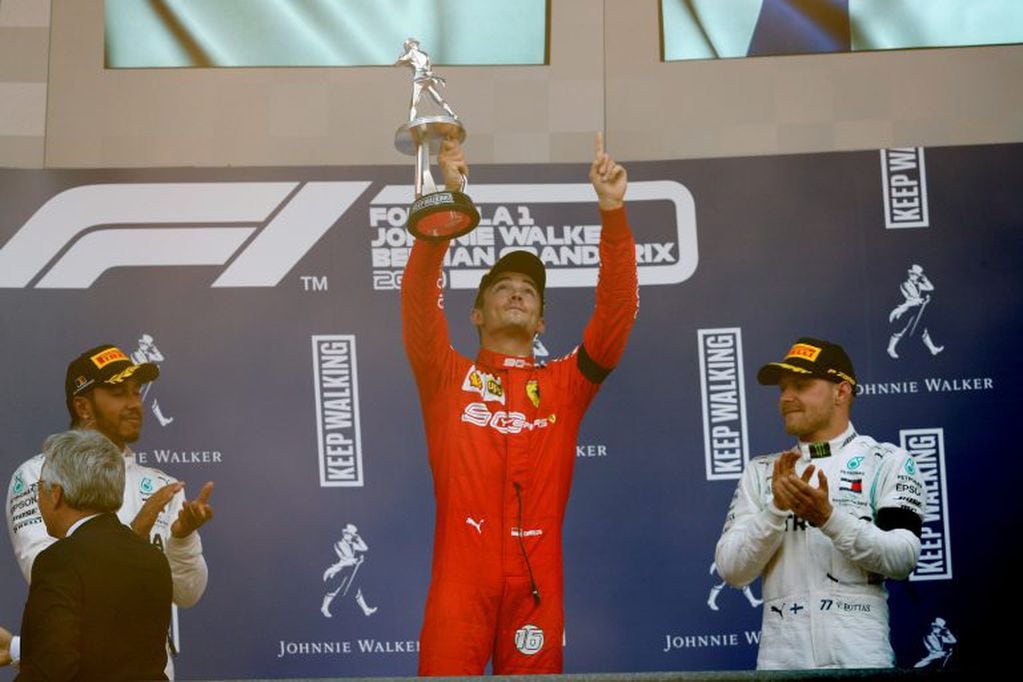 Charles Leclerc donó el buzo con el que el domingo 1° de septiembre de 2019 logró su primera victoria en la F1, el GP de Bélgica.