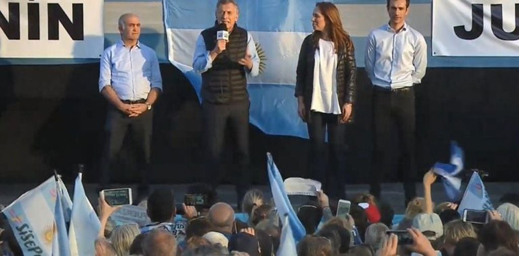 Macri y Vidal, en una nueva marcha de campaña: “Podemos dar vuelta la elección”