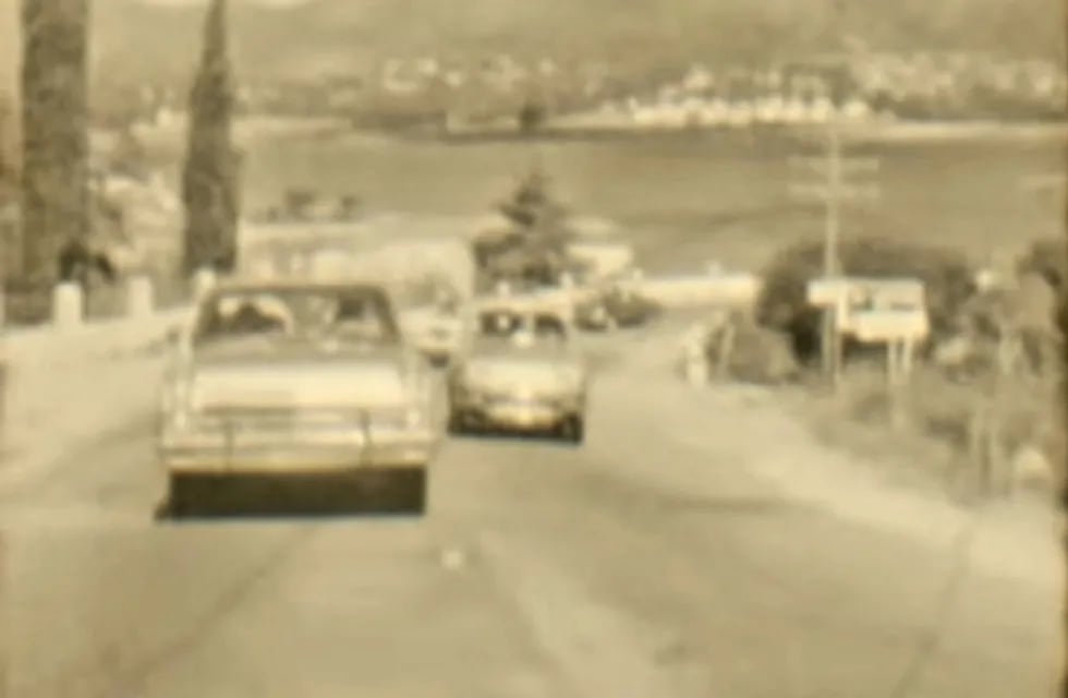 Así se viajaba por las sierras de Córdoba en 1965. (Foto: captura / video Eduardo Bzura).