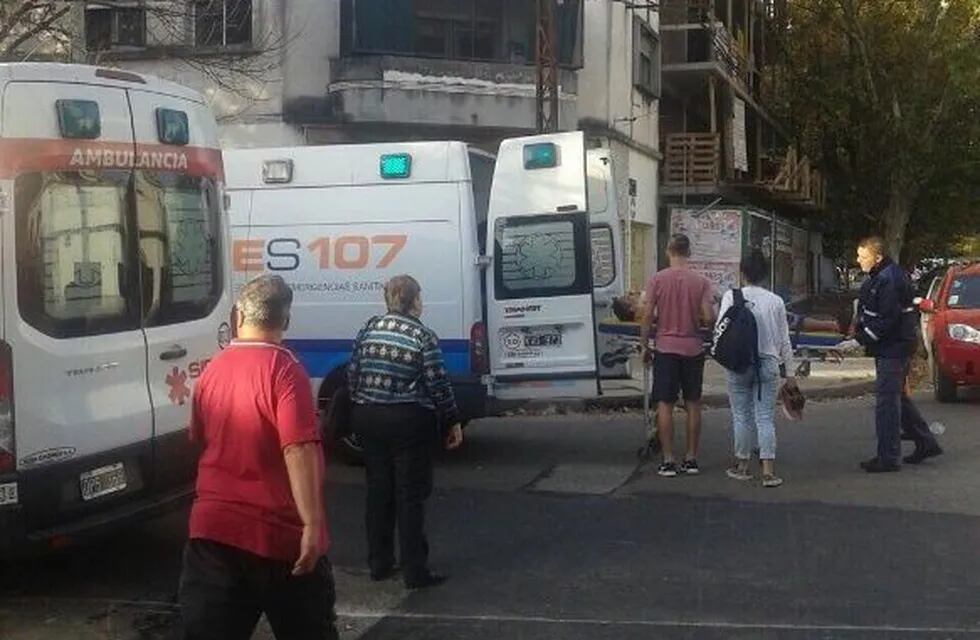 Violento choque en Montevideo e Iriondo dejó un motociclista herido