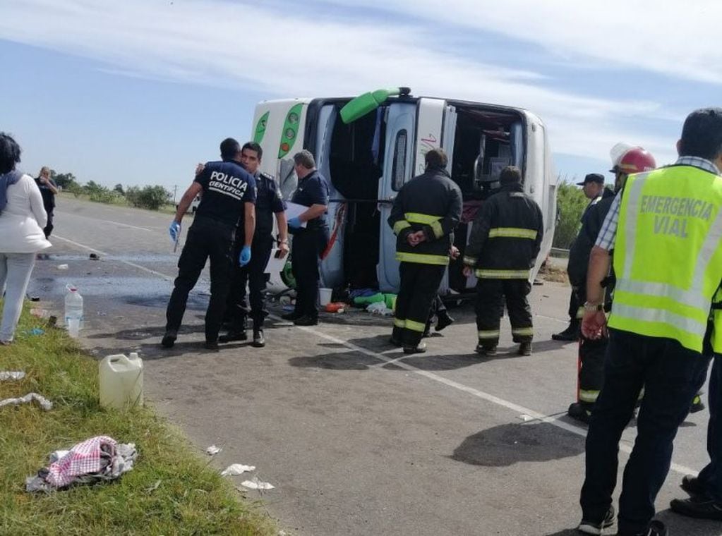 En el accidente en la ruta 2 murieron dos niñas. (Clarín)