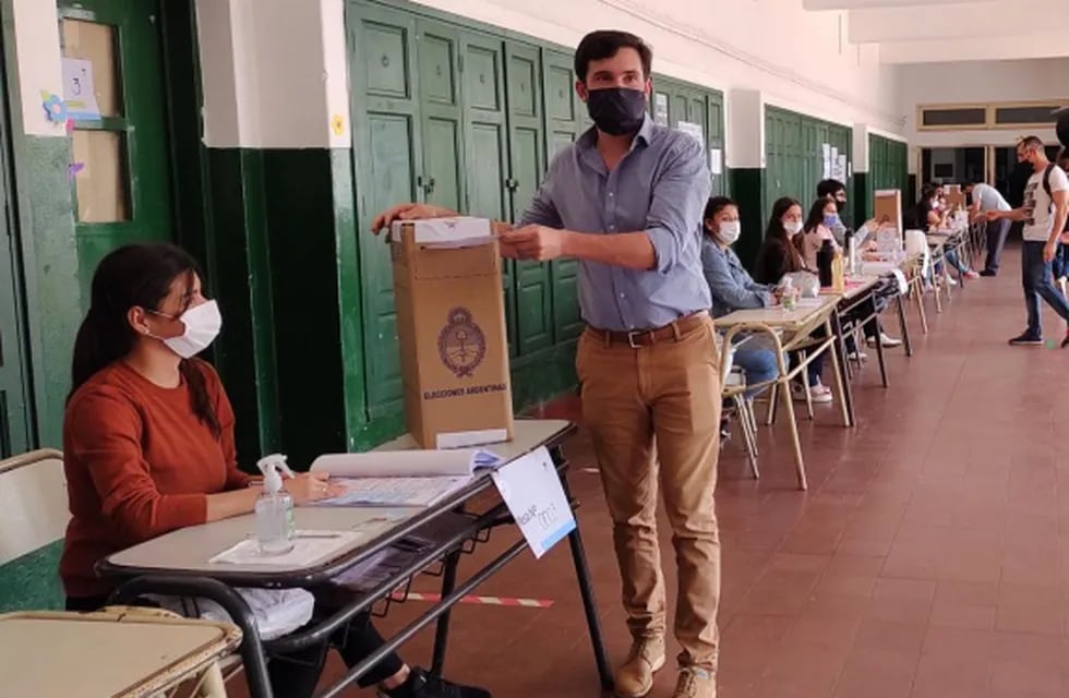 PASO 2021 en Misiones: votó Martín Arjol, candidato de Juntos por Misiones