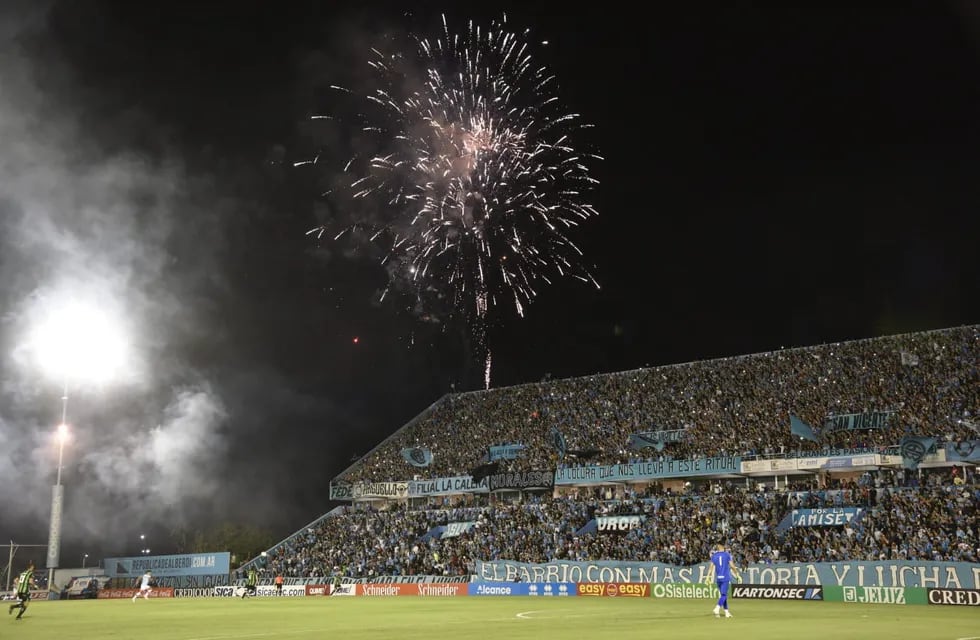 El clásico festejo del minuto 68 de Belgrano en el Gigante de Alberdi ante San Martín de San Juan. (Facundo Luque)