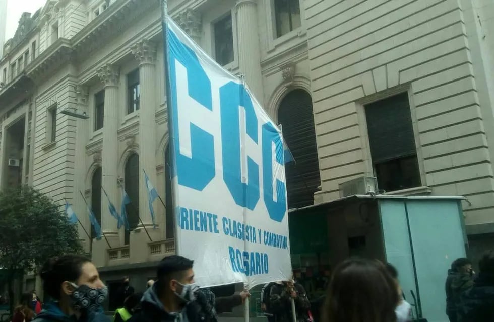 La Corriente Clasista y Combativa (CCC) participó en una protesta en el centro de Rosario en junio de 2020.