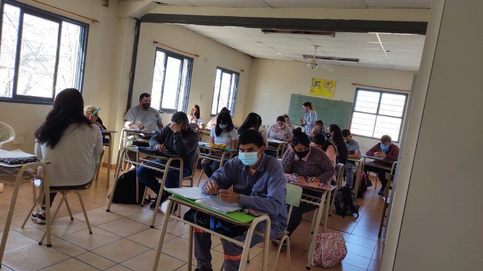 Acompañamiento educativo a 100 personas en Rafaela