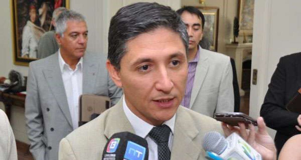 Fabian Calderón - Rector de la UNLaR