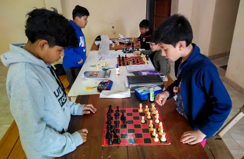 El Concejo Deliberante de San Salvador de Jujuy promueve el ajedrez en las infancias de la ciudad.
