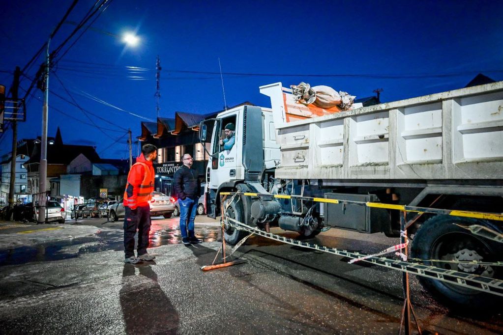 Operativo invierno: personal municipal continúa trabajando en la limpieza de las calles