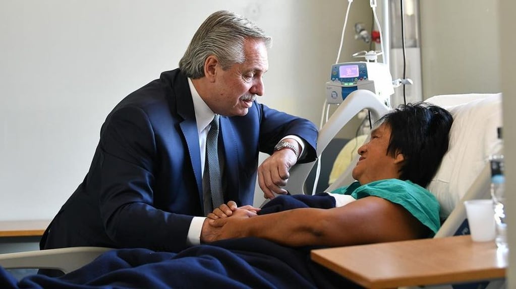 El presidente Alberto Fernández visitó a la dirigente Milagro Sala en su lecho de enferma, en Jujuy.