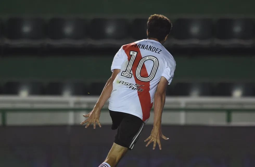 Nacho Fernández festeja su gol ante Banfield. (Foto: @RiverPlate)
